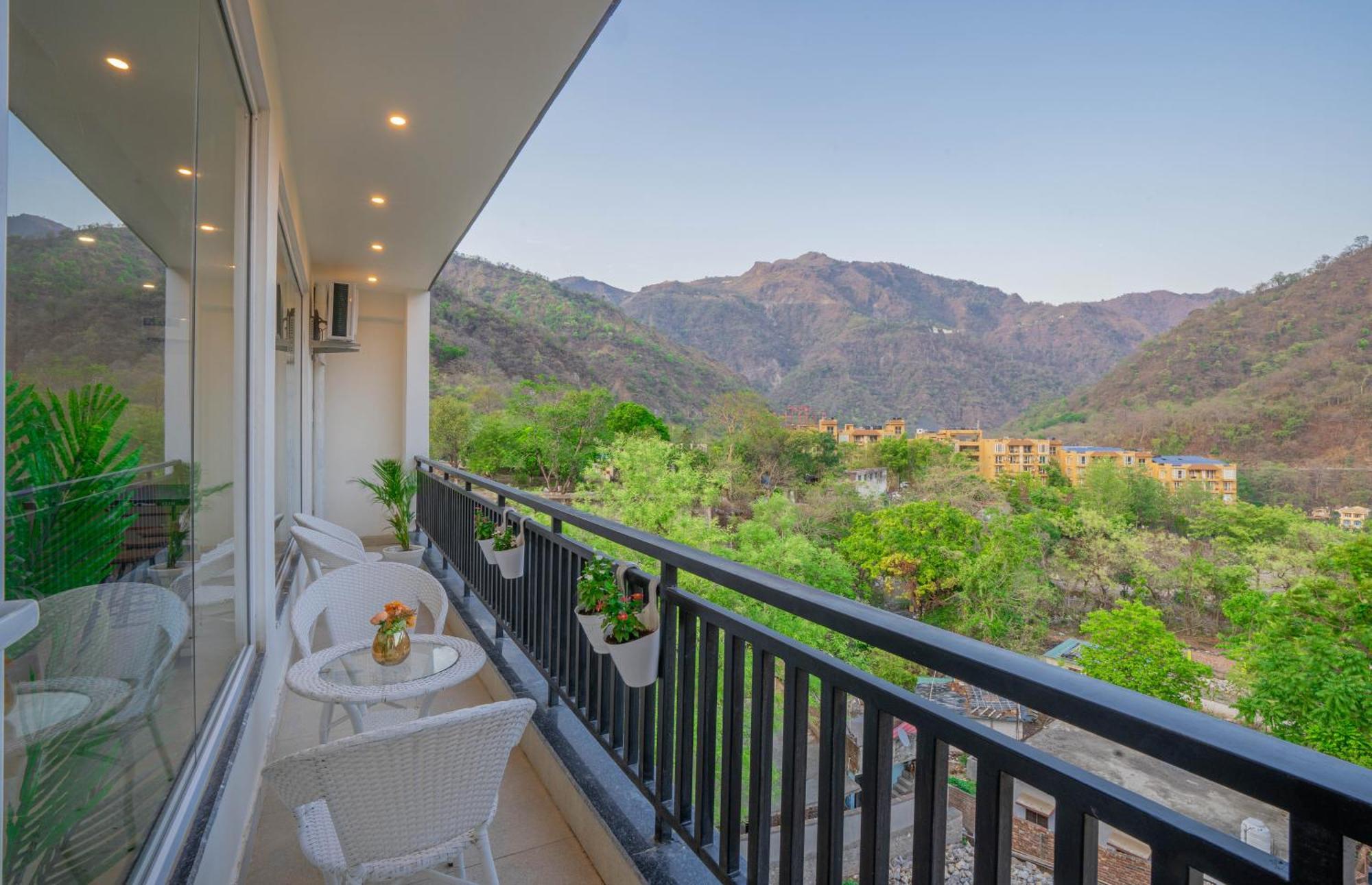 Perfectstayz Alpine Near Laxman Jhula Rishikesh Bagian luar foto